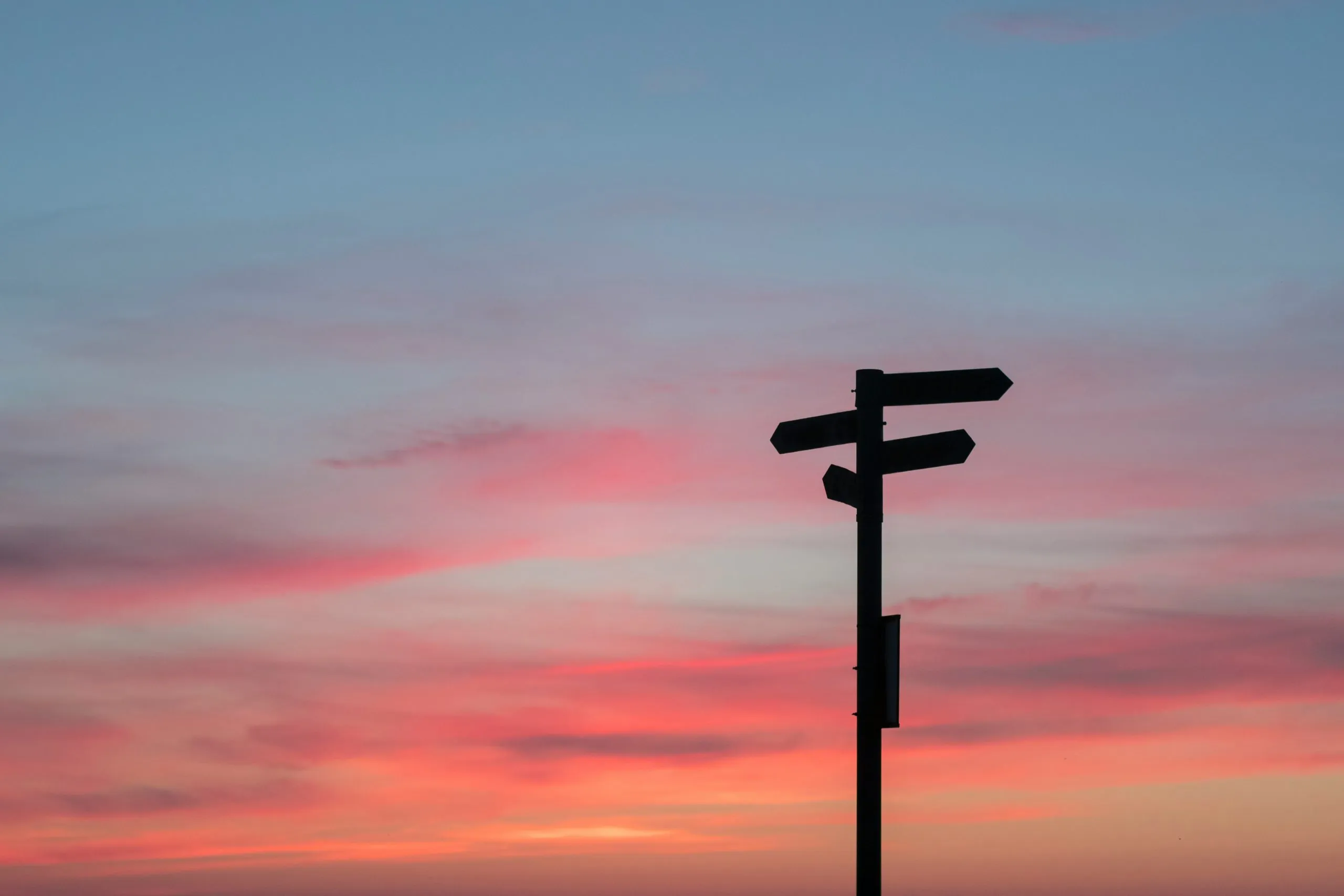 Signpost showing different routes as an alternative to divorce mediation